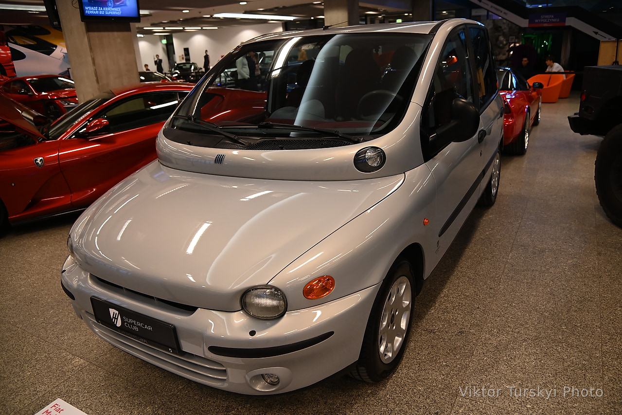 Warsaw Cars Exhibition — photo 33
